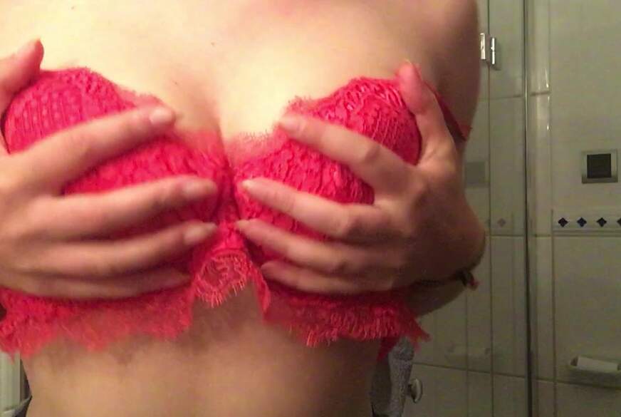 AmateureJenny: Just me and my boobs