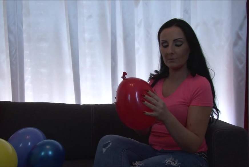 Lucia*a And The Ballons von MistressLucia*a pic2