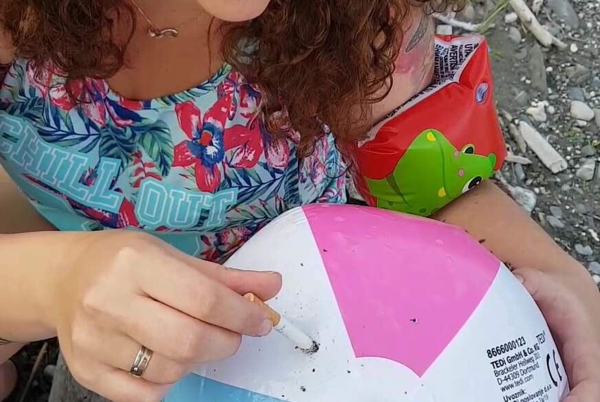 Fetisch Video! Smoking H*****b with Waterwings!!! von OphiliaAngel pic4