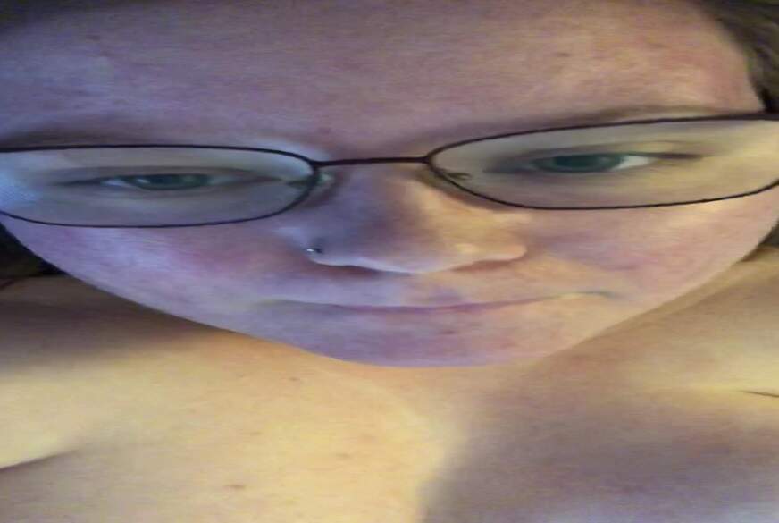 LillyEvans: Ich wurde so geil vom Chatten hier...