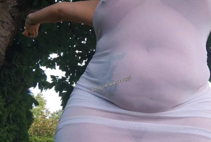 TittenMichelle: Titten wackeln im Garten!!