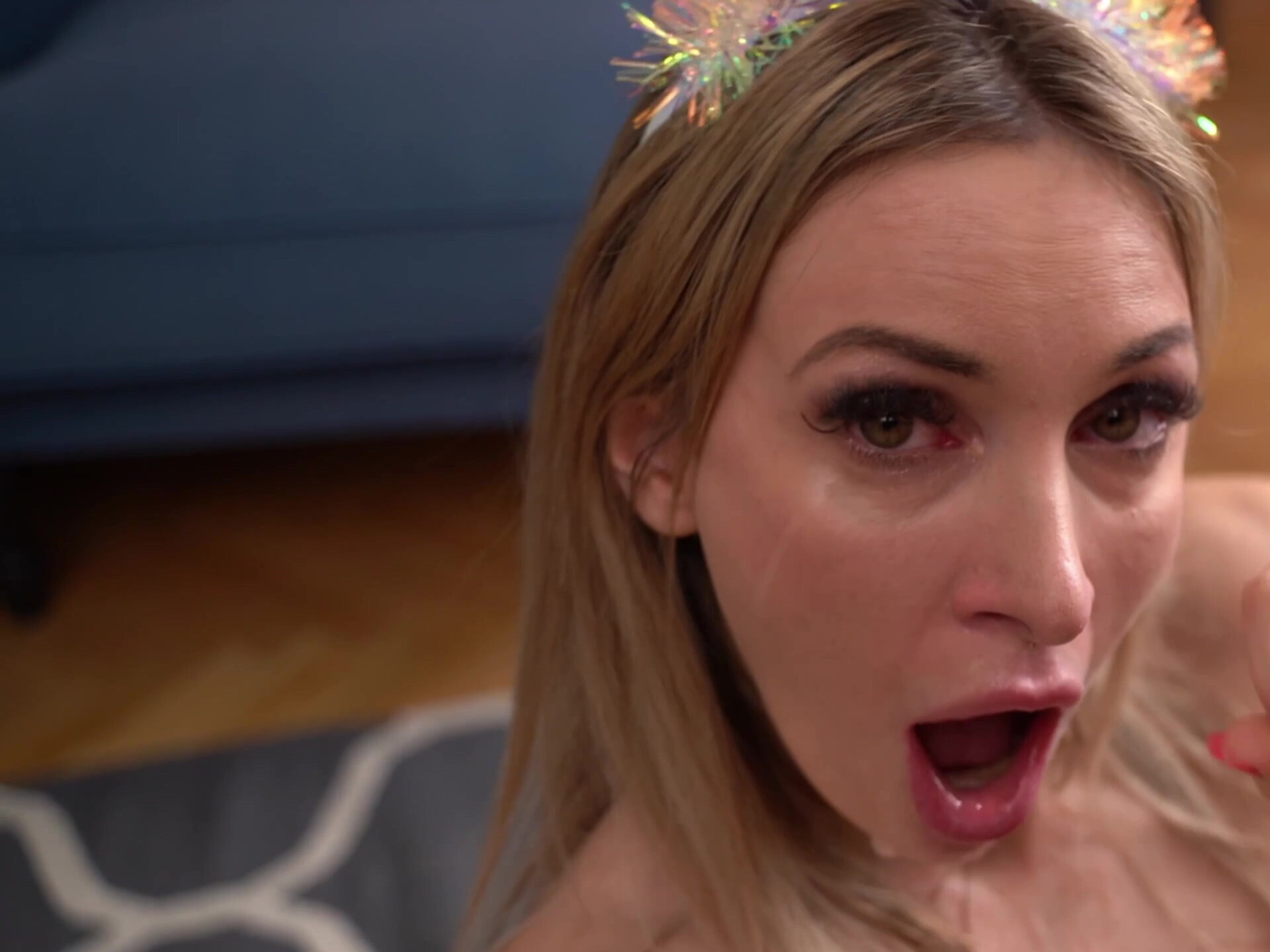 Wie kann man das Jahr besser enden lassen, als mit einem geilen nassen Blowjob!