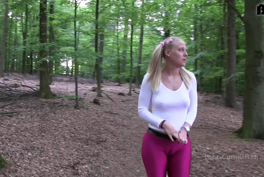 Unschuldig v***********t - Leggings T***y im Wald z******t von Lara-CumKitten pic2