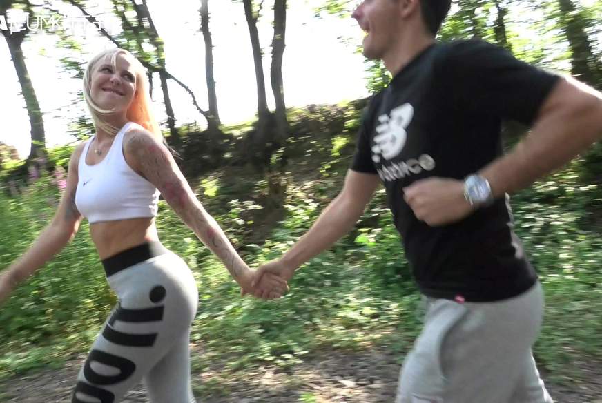 Notgeile F**ks******e - BUBBLE B**t beim joggen v***********t von Lara-CumKitten pic2