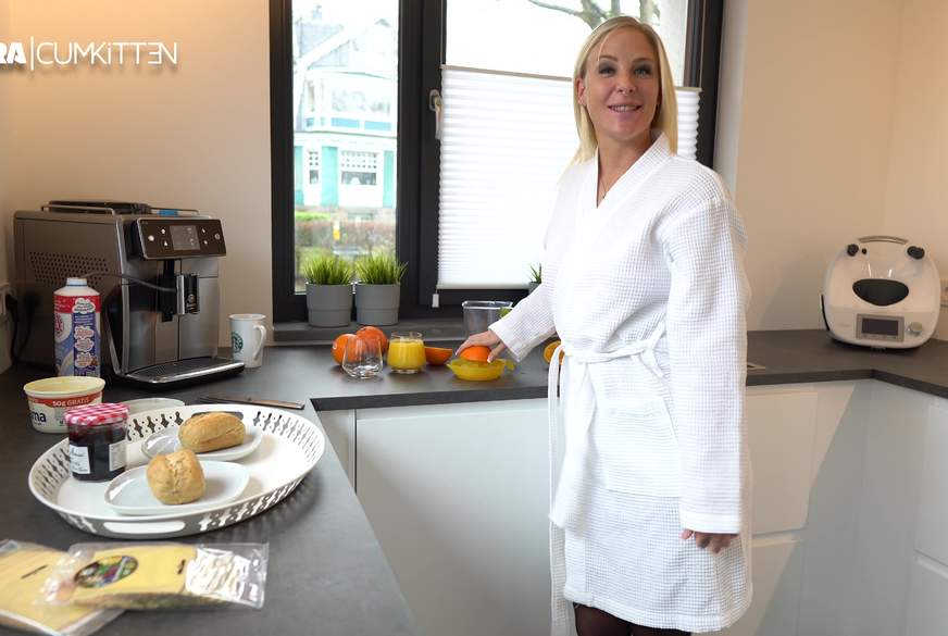 Das freche NATURSEKT FRÜHSTÜCK - Frisch gepresst oder frisch g*****t? von Lara-CumKitten