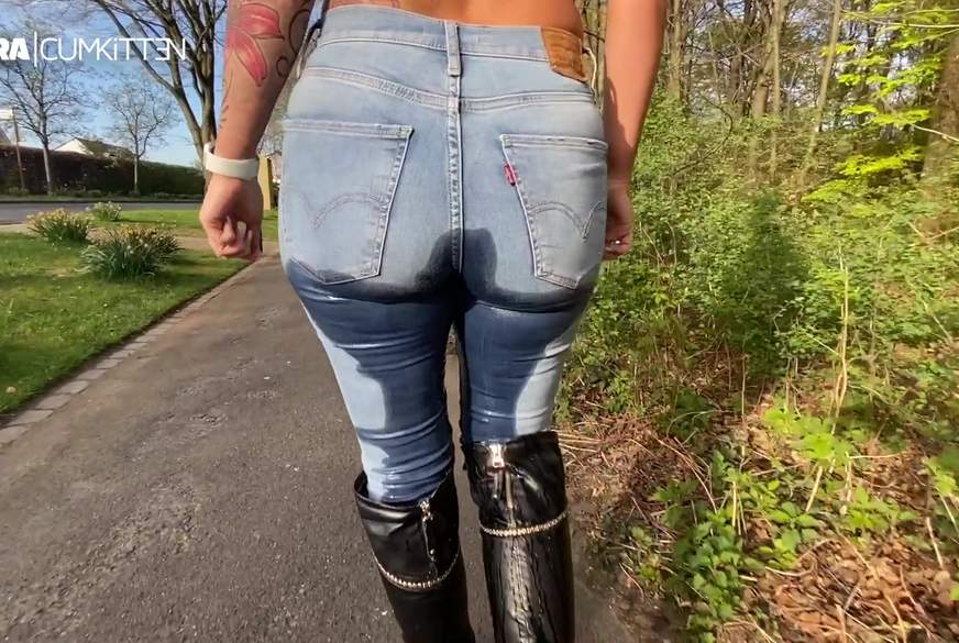 Massiver JEANS UND STIEFEL P**s - Extrem durchnässt zum Orgsamus g*****t von Lara-CumKitten pic3