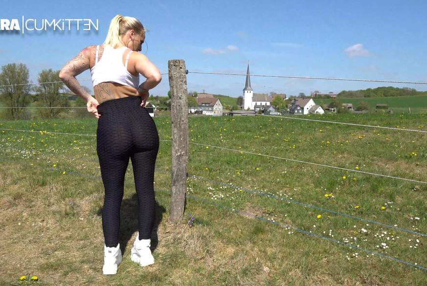 DORFs******e lässt sich von jedem f****n - XXXL F****l GESCHLUCKT von Lara-CumKitten pic1