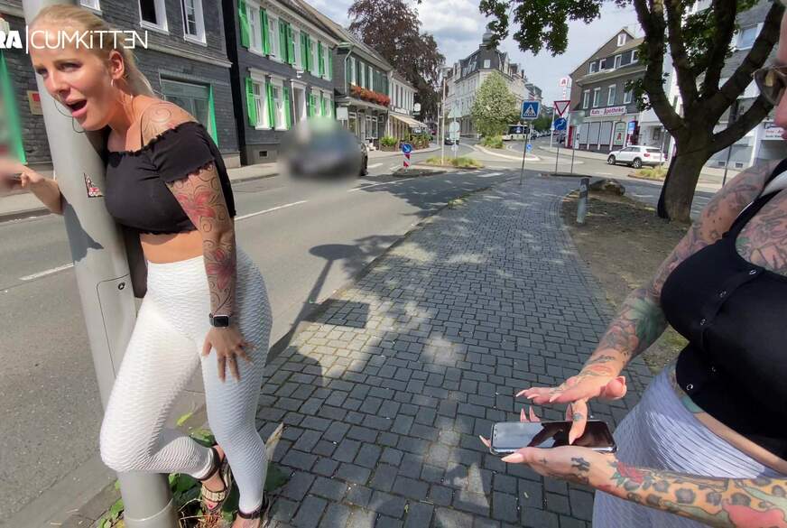 FERNGESTEUERT durch die City - PUBLIC per App zum DAUER ORGASMUS von Lara-CumKitten pic4