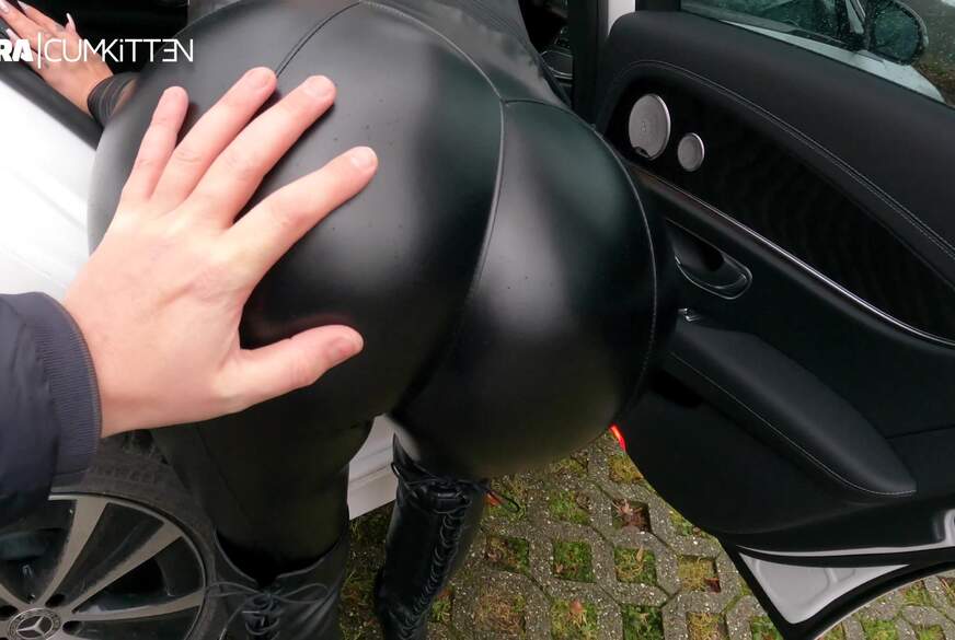 PRALL und s**tig - XXL C*****t für das Leggings F*******k von Lara-CumKitten pic4