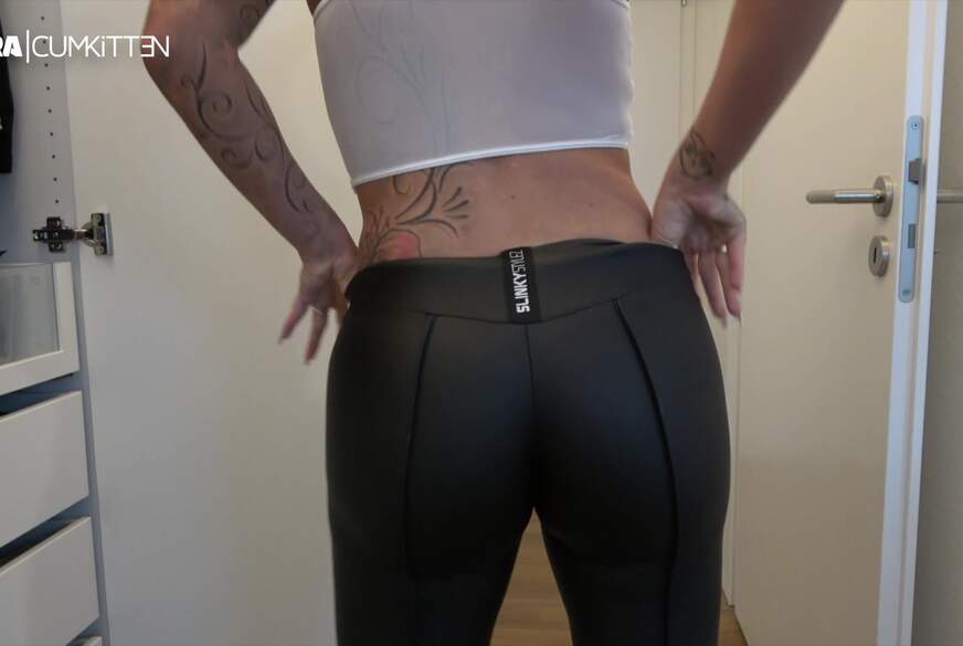 Dreister LEGGINGS F*******k - S****z mich voll bevor mein Freund kommt von Lara-CumKitten pic1