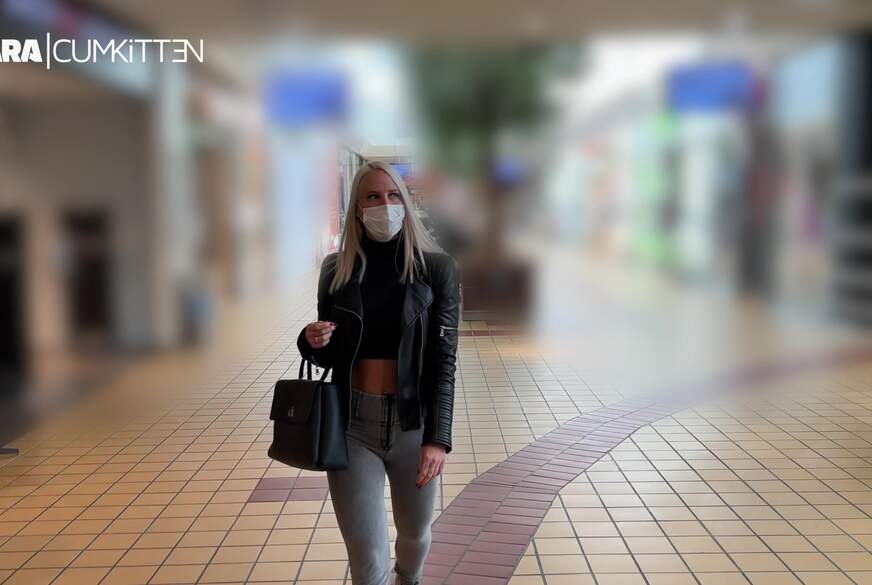 PUBLIC P**s beim Shopping - Komm mit und leck mich sauber von Lara-CumKitten pic1