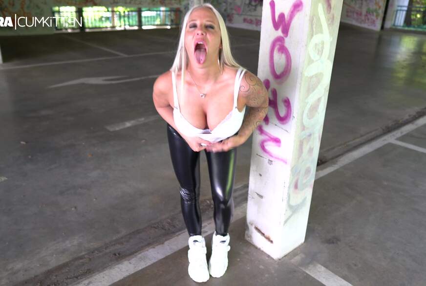 Pralle LEGGINGS B***h - Abgeschleppt und v***********t von Lara-CumKitten pic3