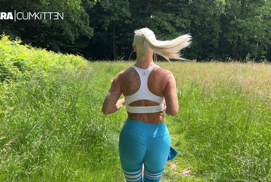 Triff mich zum F**kSPORT - XXL Eiweiss Shake weg GESCHLUCKT von Lara-CumKitten pic1