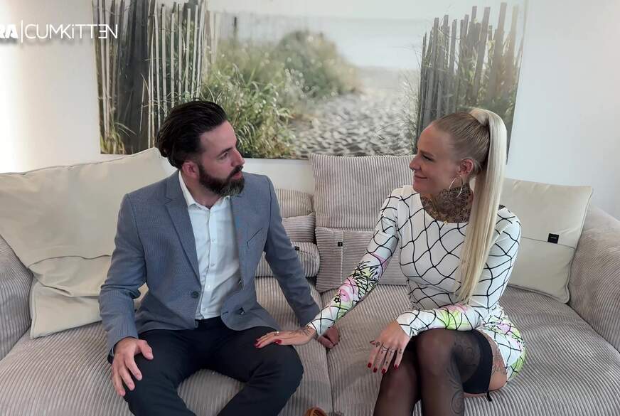Lara-CumKitten: ZUM F****n verführt - Versicherungsmakler KNALLT MICH KAPUTT