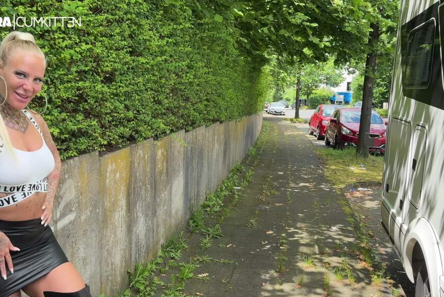 Lara-CumKitten: All Inclusive HOBBYh**e - Straßen F**k mit wahnsinns F****l