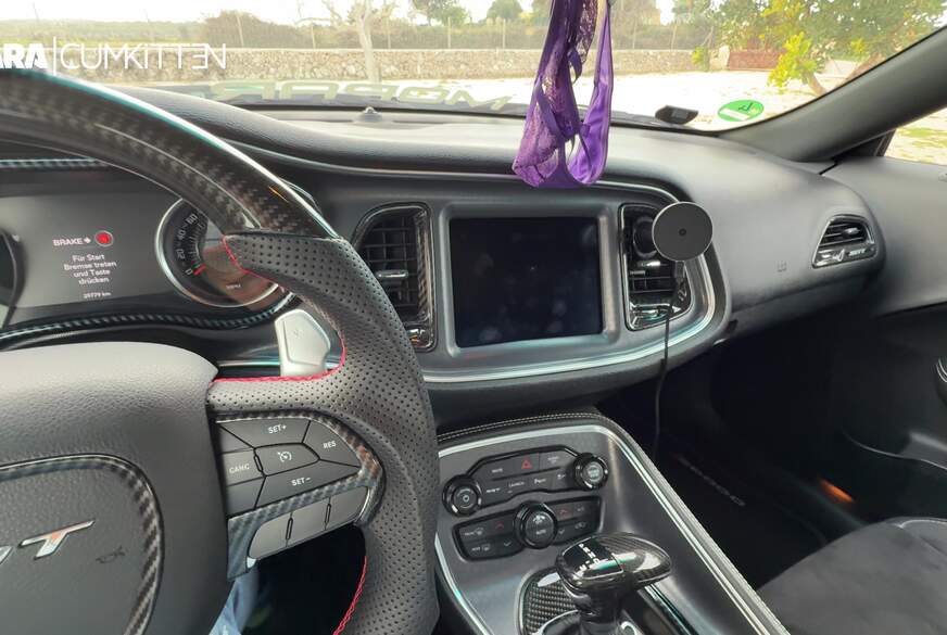 Lara-CumKitten: WAHNSINNS F****l explosion - Heimlich beim w****n beobachtet