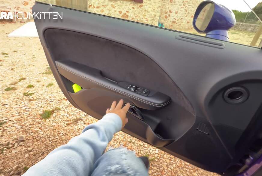 Lara-CumKitten: WAHNSINNS F****l explosion - Heimlich beim w****n beobachtet