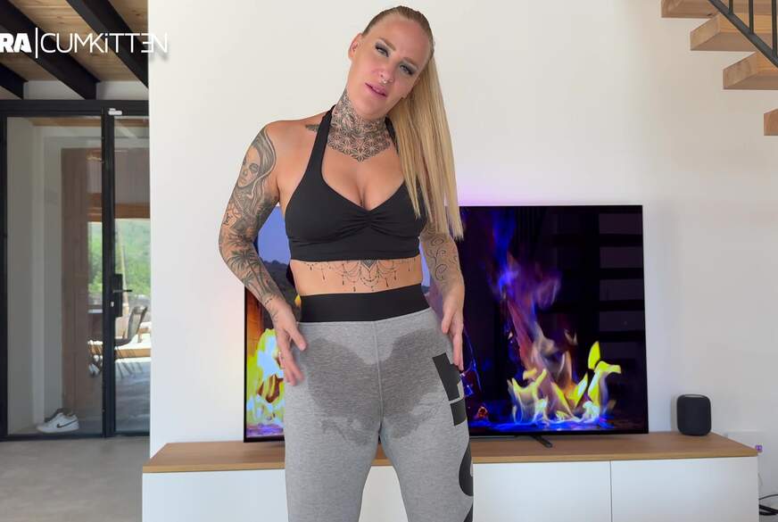 Lara-CumKitten: Verschwitzt Z******t nach dem Gym - XXL BUBBLE B**t C*****t