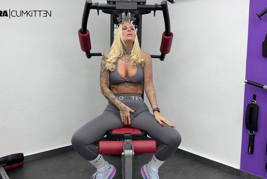 Lara-CumKitten: BUBBLE B**t Workout - Booty Training bis zum ORGASMUS