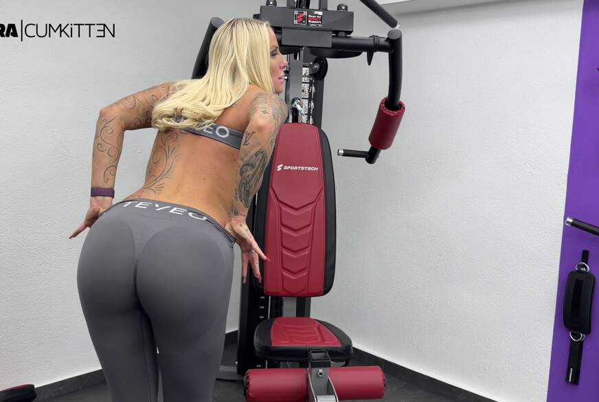 Lara-CumKitten: BUBBLE B**t Workout - Booty Training bis zum ORGASMUS