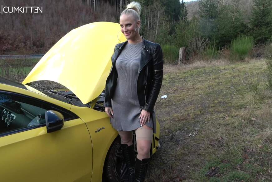 Lara-CumKitten: STRASSEN F****tÜCK - Von Auto zu Auto im S****aRAUSCH