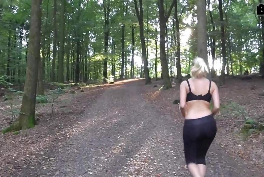 B**sen beim joggen - Da platzt die F****l Granate von Lara-c*******n pic1