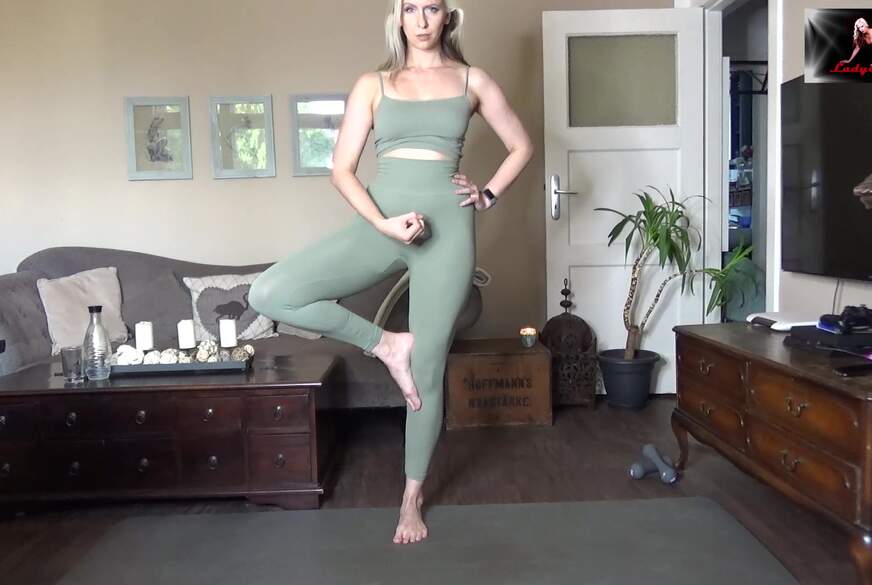 Yoga w****n mit LadySybella von LadySybella pic1