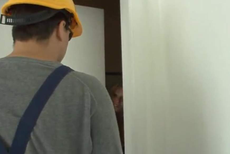 F****n-BITTE: NOTGEILES F****tÜCK VERFÜHRT KLEMPNER