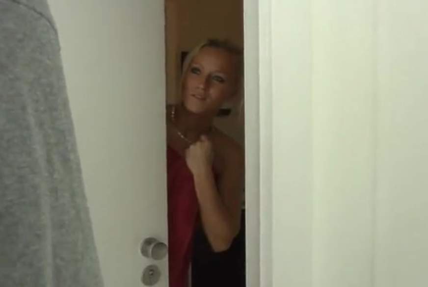 F****n-BITTE: NOTGEILES F****tÜCK VERFÜHRT KLEMPNER