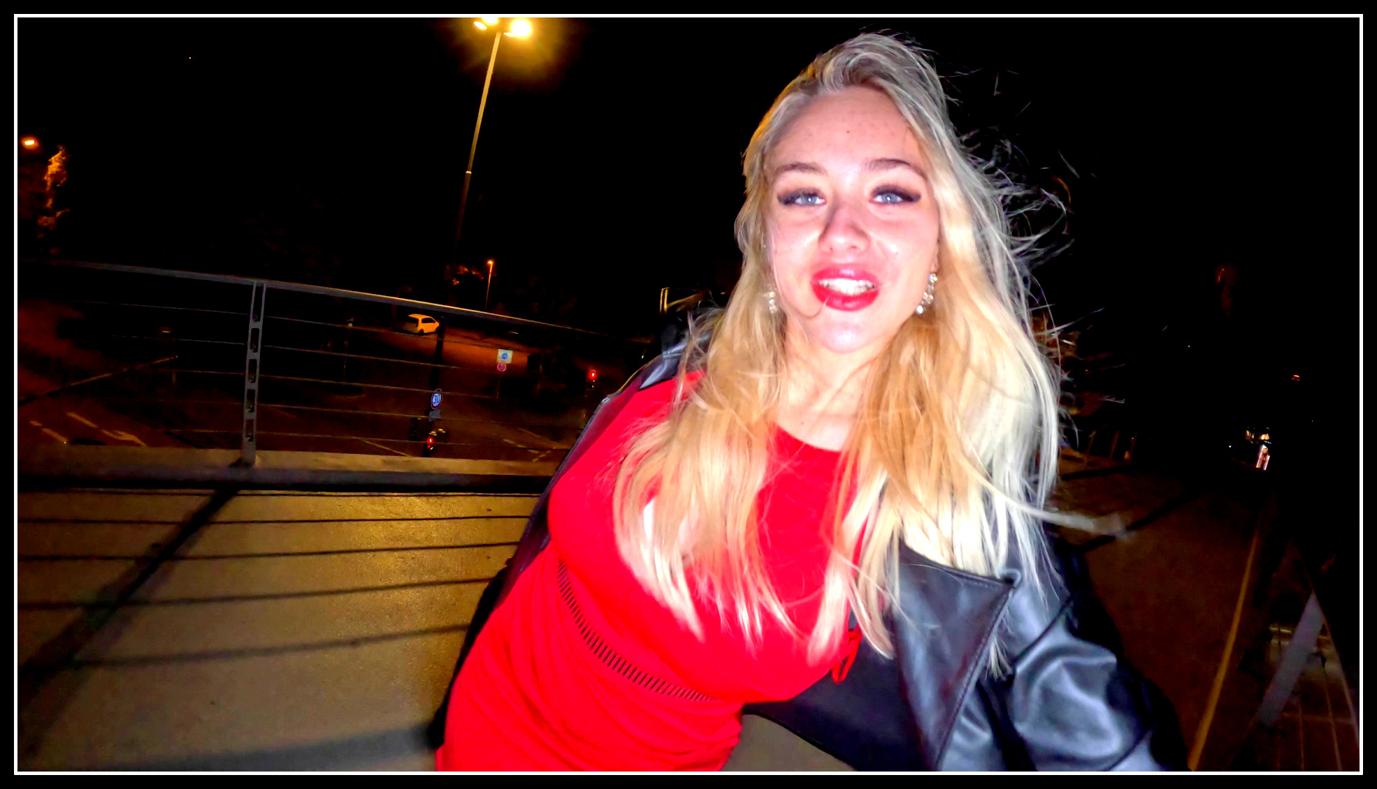 UNFASSBAR. Ich kann es immer noch nicht glauben .....,Gestern Abend habe ich mich tatsächlich endlich getraut mit einem User von hier zu treffen. Wir haben uns uns mitten in der Innenstadt getroffen, um uns dort etwas näher kennenzulernen. Schnell merkte ich aber das er mir sehr sympathisch war, weshalb ich ihm zeitnah tatsächlich schon mitten in der Stadt zwischen die Beine gefasst habe. Ich konnte mich einfach nicht mehr zurück halten...... wie das ganze Date wohl geendet ist?

Ich muss zugeben sein Sperma schmeckte sehr gut!
Wie würdest du reagieren?
Wenn ich bei unserem ersten Date schon so gierig nach deiner Sahne wäre.