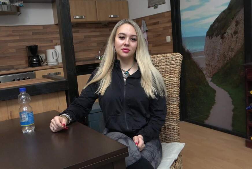 BeverlyAthalia: Ist das schon VERBOTEN? S*****z b**sen von dem V***r meiner Freundin