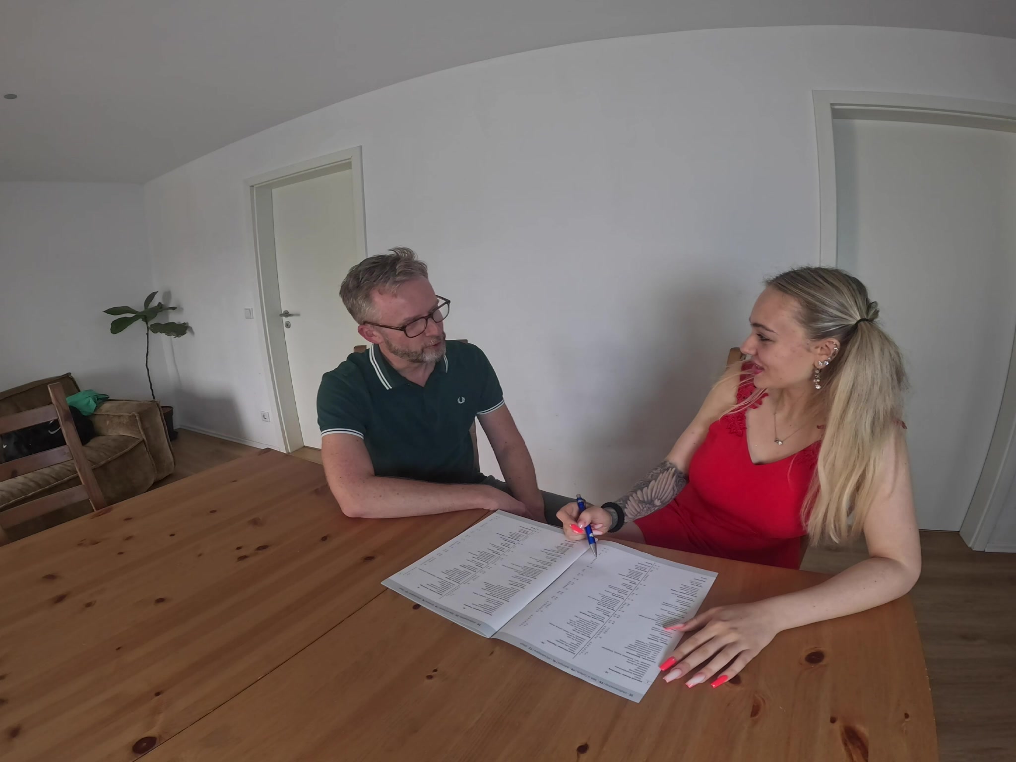 Bald stehen die Prüfungen vor der Tür, leider aber bin ich nicht dazu gekommen zu lernen.........also muss ich mir anderweitig eine gute Note erschaffen.

Wird mein Plan funktionieren?