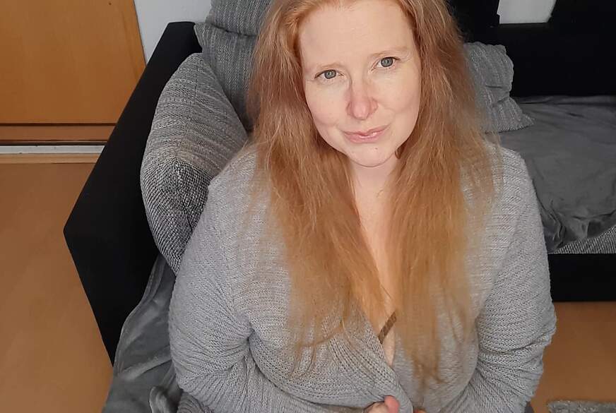 Ich creme meine großen Brüste ein von CurlyDreams