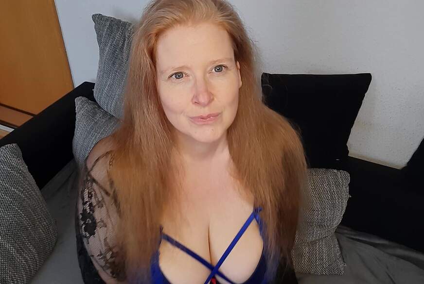 Eine L****g ins Gesicht und eine auf die Titten von CurlyDreams