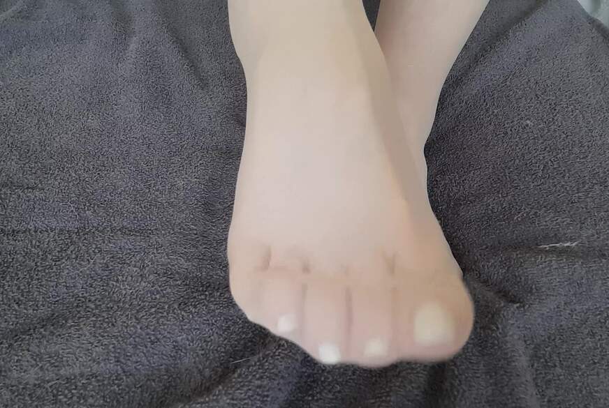 CurlyDreams: S****z auf meine Nylonfüße