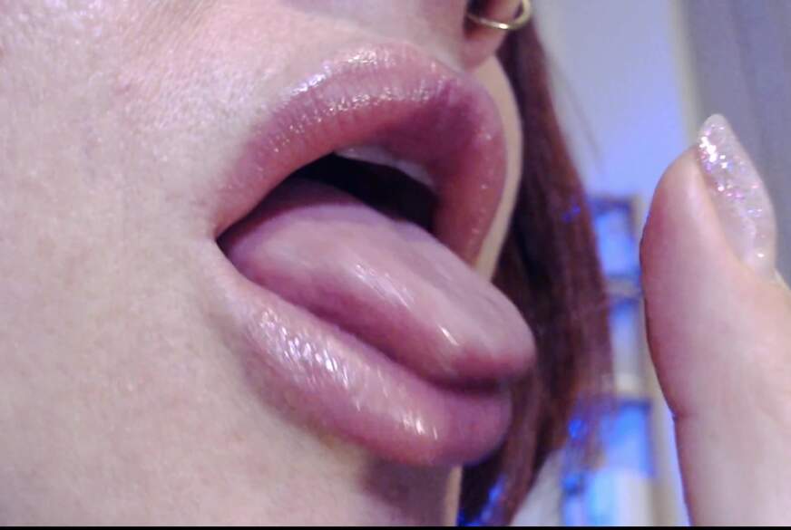 Livecamgirl: F****rs, Lips, and a Naughty Mind