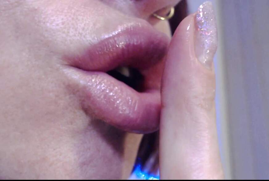 Livecamgirl: F****rs, Lips, and a Naughty Mind