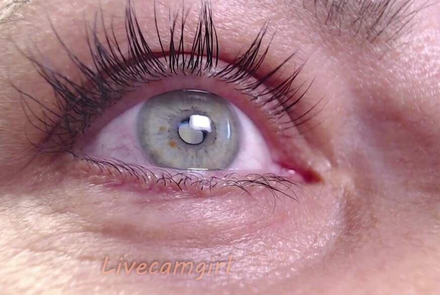 Livecamgirl: Up Close and Dripping! Extreme Fetish Close Up