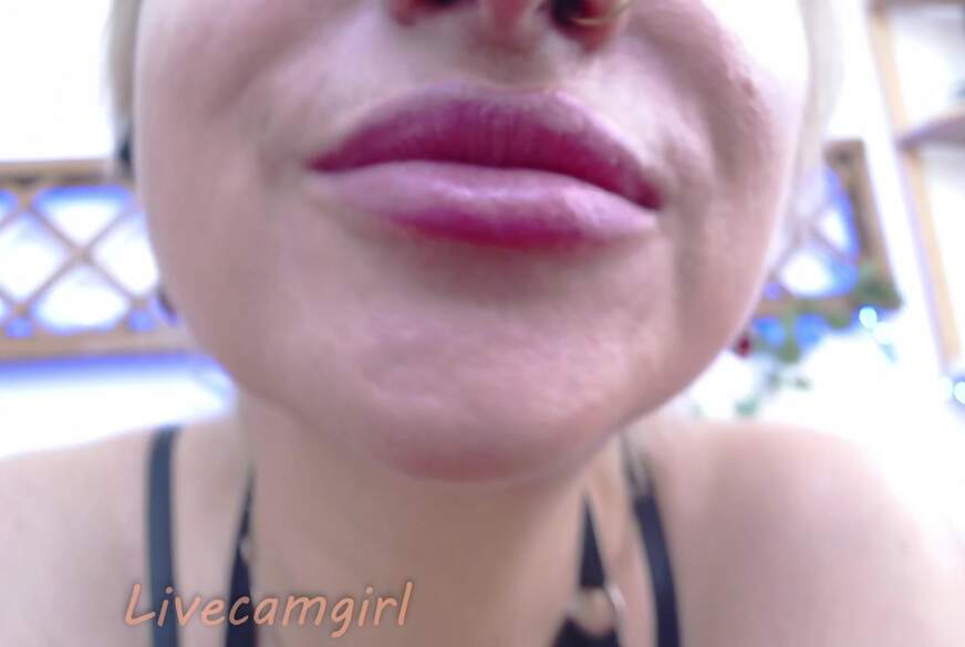 Livecamgirl: Dripping Wet Lips and Breast Tease Fetish