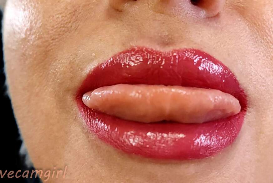 Livecamgirl: Wet Condom BJ, C*m Explosion, Close-Up Fetish