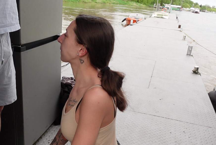 YoungCouple2002: Dem Bootsfahrl****r einem g******n.Bestanden