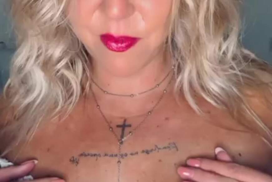 HotAurelie: Tittenmassage