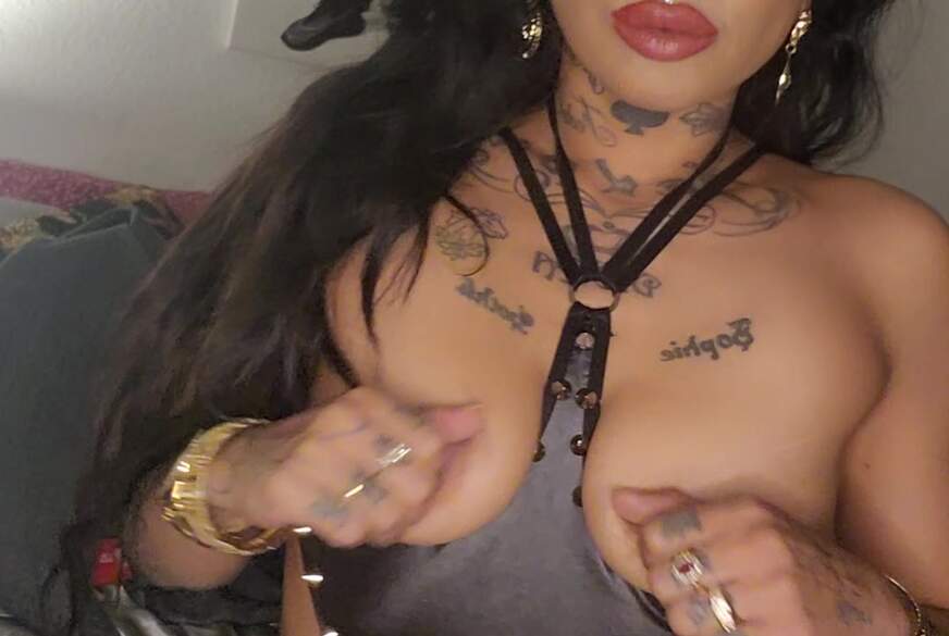 BibiDiamond: latex webcam session