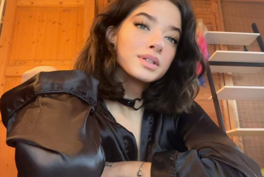 AliceMonroe: Komm nähe  und entdecke, wie frech ich wirklich bin! Schreib mir!