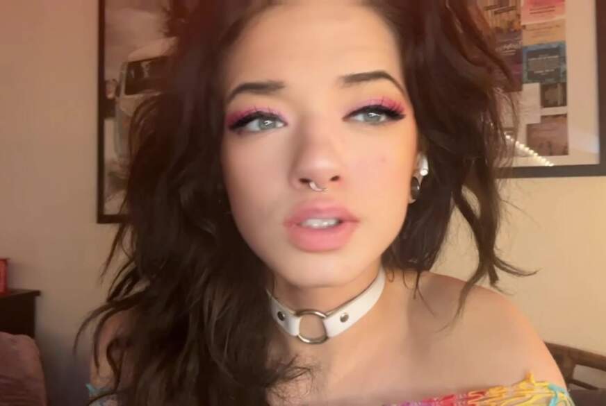 AliceMonroe: ich schaue mir einen PORNO an und mache es mir selbst