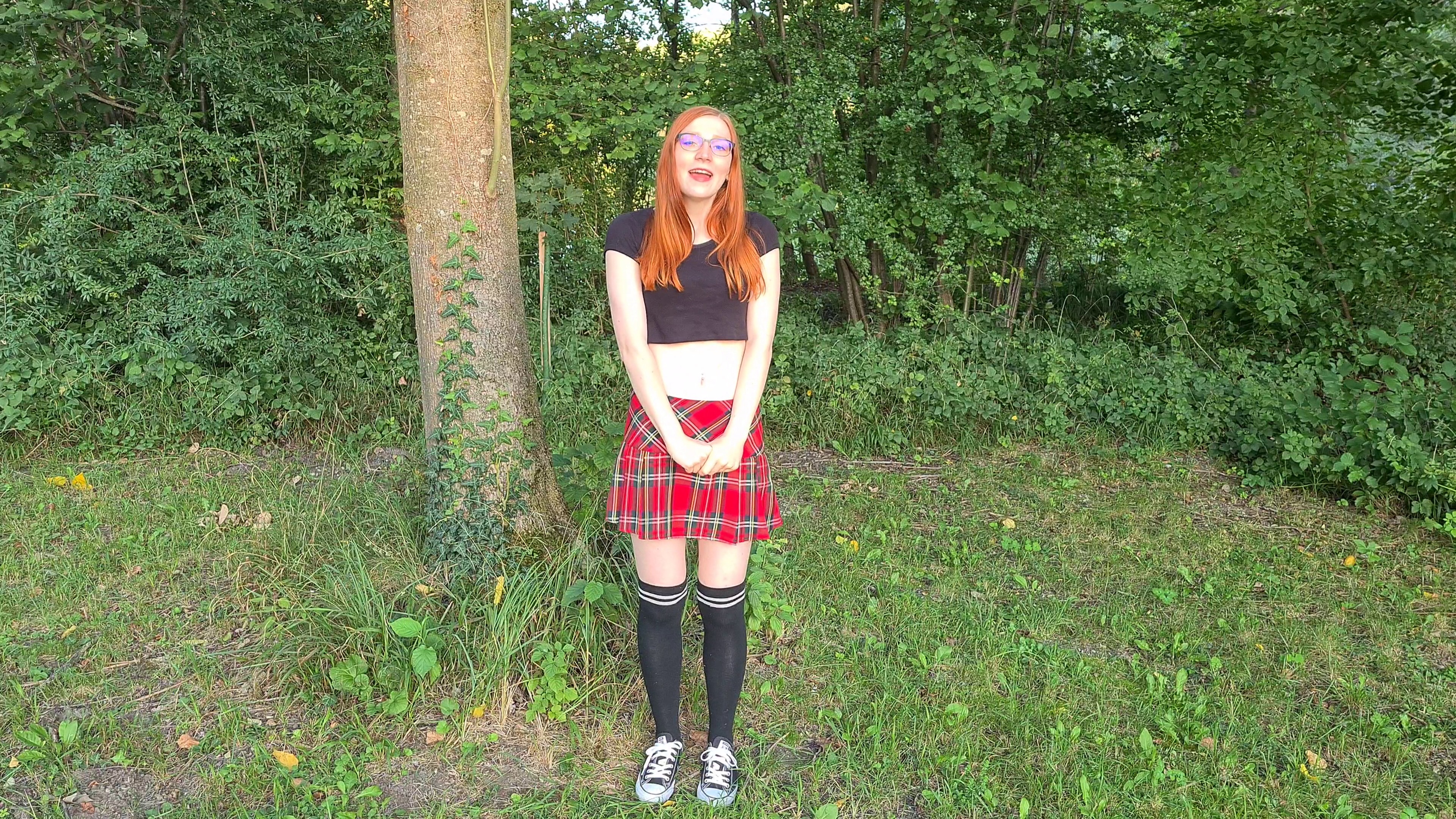 Mein erstes mal !! Hallo Das bin Ich Hallo Du, ich bin Fina. Vielleicht hast Du es ja schon gesehen, ich bin ganz neu hier. Das alles ist doch noch ziemlich aufregend für mich und deshalb wollte ich mich gerne erst mal kurz vorstellen und ein Gefühl dafür bekommen wie es ist gefilmt zu werden. Ich bin ja eigentlich sehr sehr schüchtern daher war ich auch verdammt aufgeregt. Das ist alles so neu für mich, aber ich freu mich auch schon richtig drauf weiter zu machen und auch nach und nach euch mehr zu zeigen. Warum ich überhaupt hier bin und was ich so mache erzähl ich Dir jetzt aber lieber selbst in meinem Video. Ich hoffe es gefällt Dir.