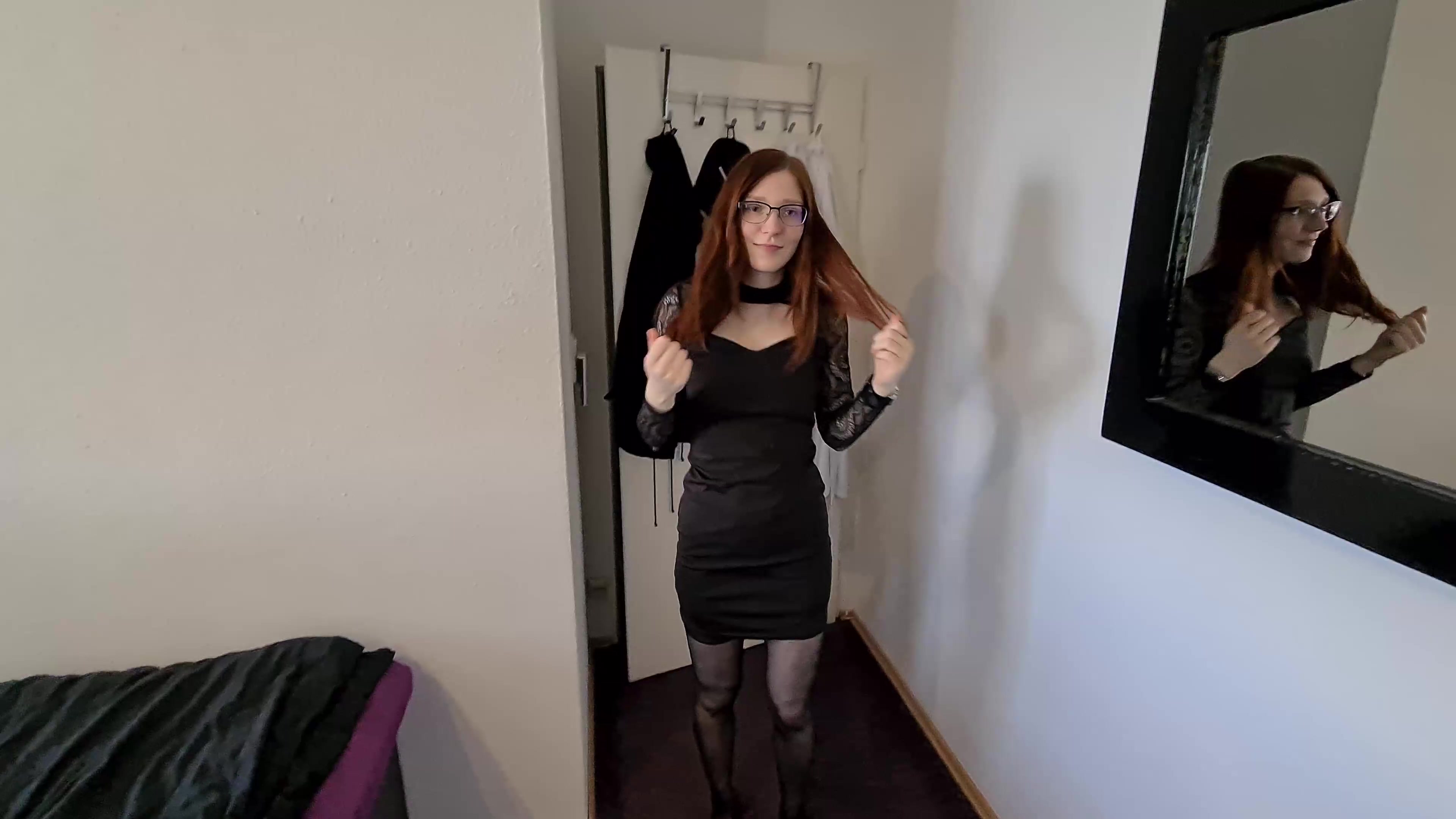 Ich bin letztens schick zum essen ausgeführt worden (endlich mal wieder) und nach diesem schönen Abend wollte ich es endlich wissen. Ich habe all meinen Mut zusammengenommen und gesagt, dass ich endlich richtig in den Arsch gefickt werden will. Zum Glück war ich an dem Abend total entspannt und geil und mit einer menge Gleitgel hat es plötzlich geklappt.
Dieser Sex gehört wohl zu meinen geilsten Erlebnissen überhaupt! Würdest du mich auch gerne mal in den Arsch ficken?
