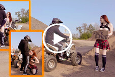 Perverser Boxenstopp!!! Ein Quicky auf dem Quad! ab 25 Rasiert Rothaarig Frau-Mann Natur Fremder Blowjob Missionar Outdoor 