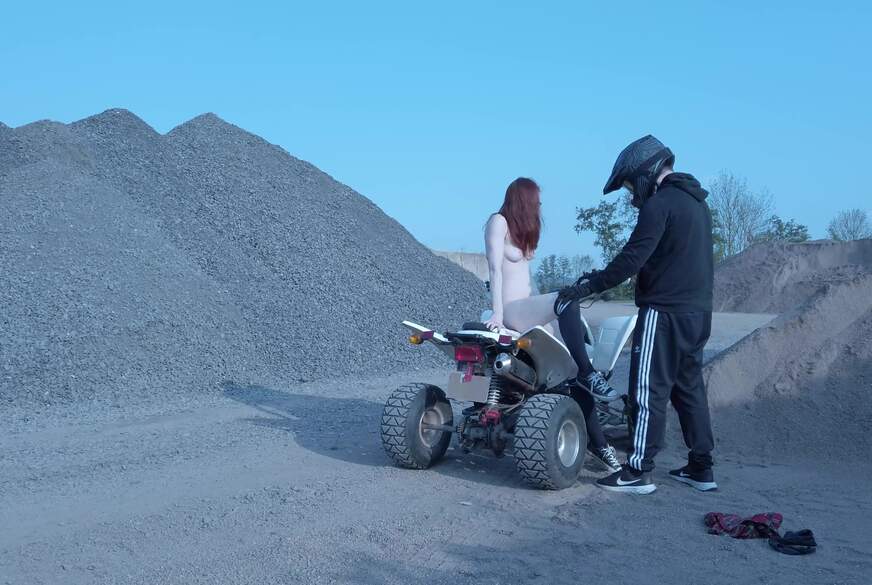 FinaFoxy: P*****ser Boxenstopp!!! Ein Quicky auf dem Quad!