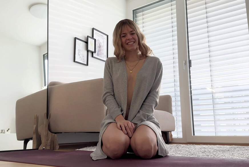 Erste mal Yoga und das alles NACKT! Gehe ich damit zu weit? von Arabella-Spitz pic3